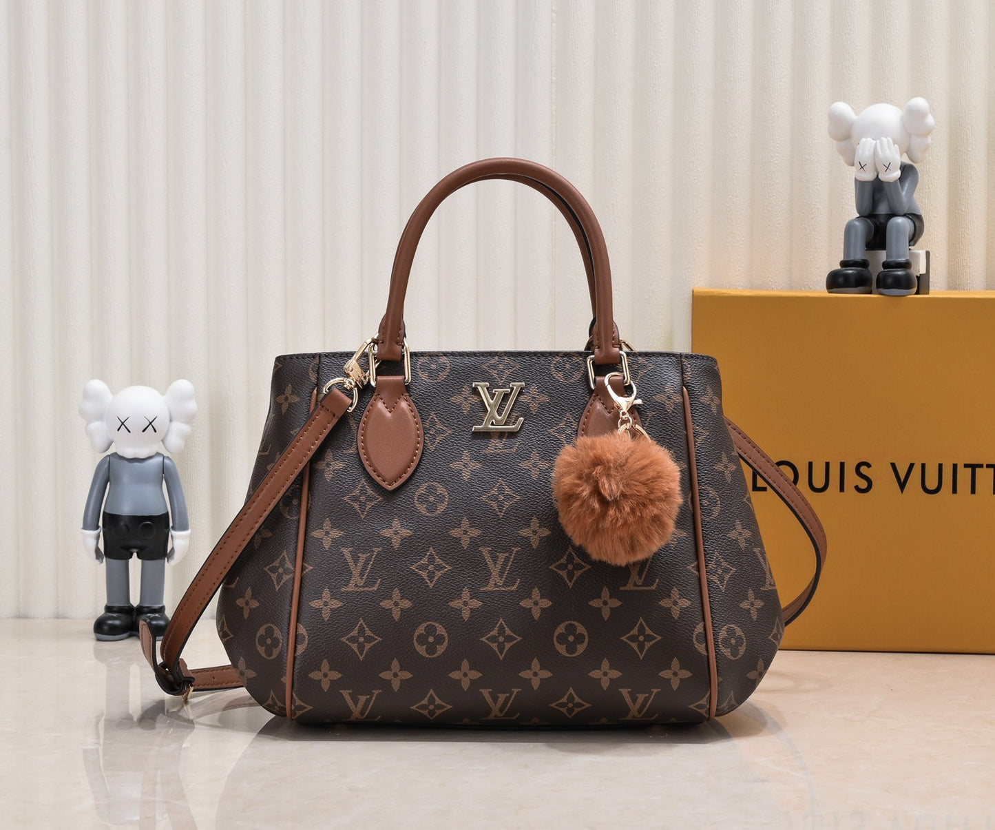 165NE102BDE Stylish leather bag