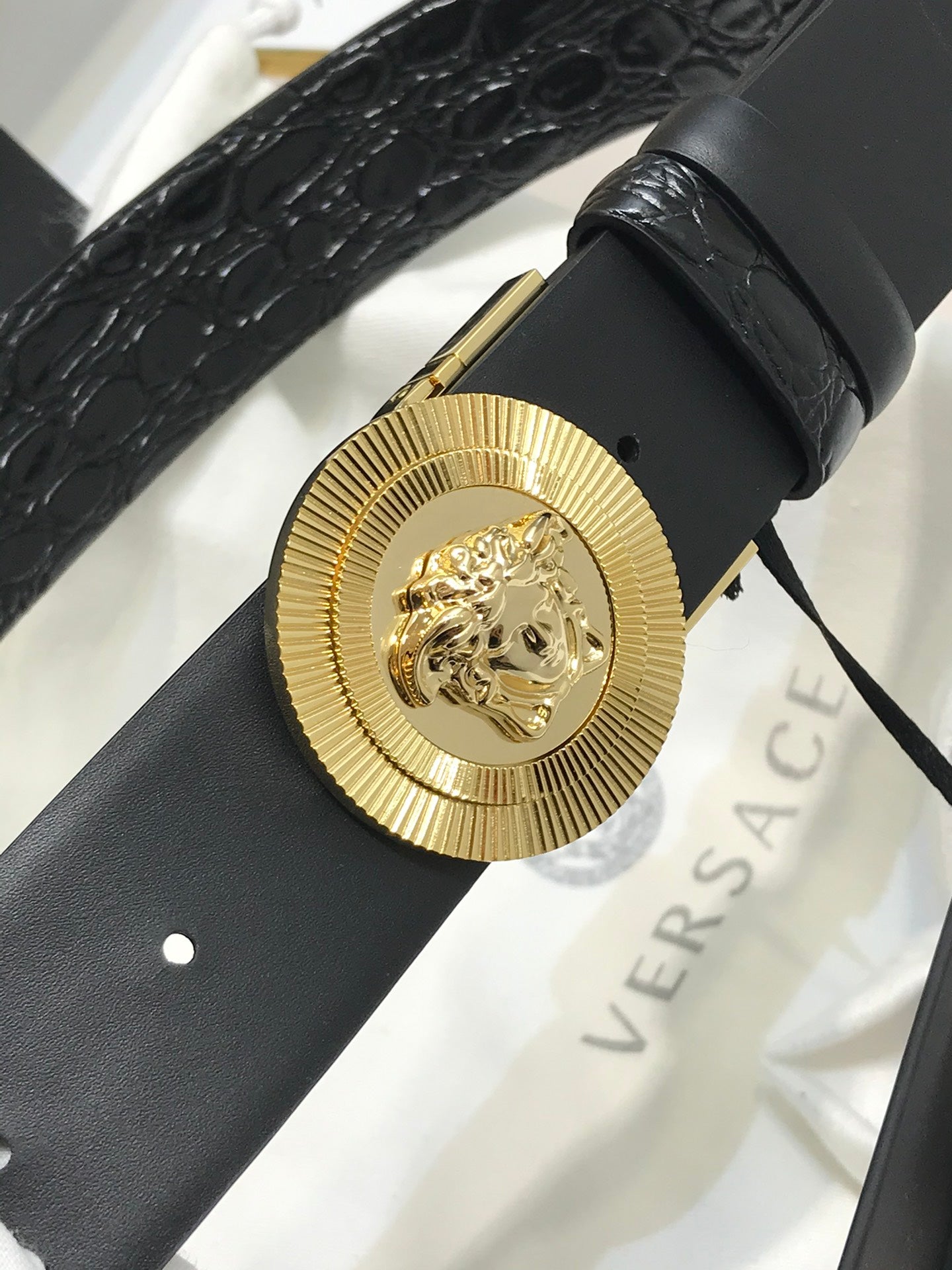 14V90PDE Stylish High quality belt With full package