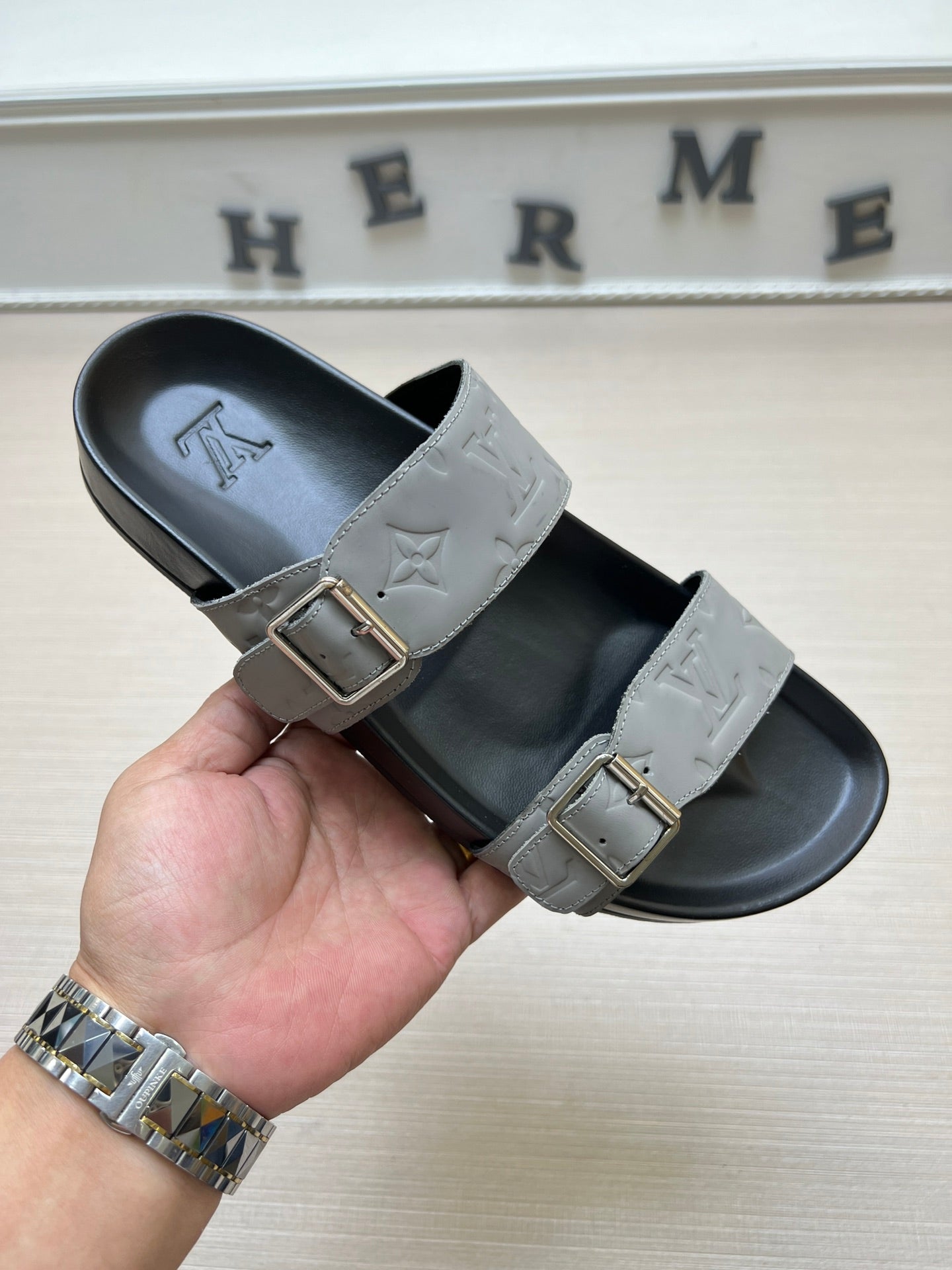 54E87ZDE Stylish slippers
