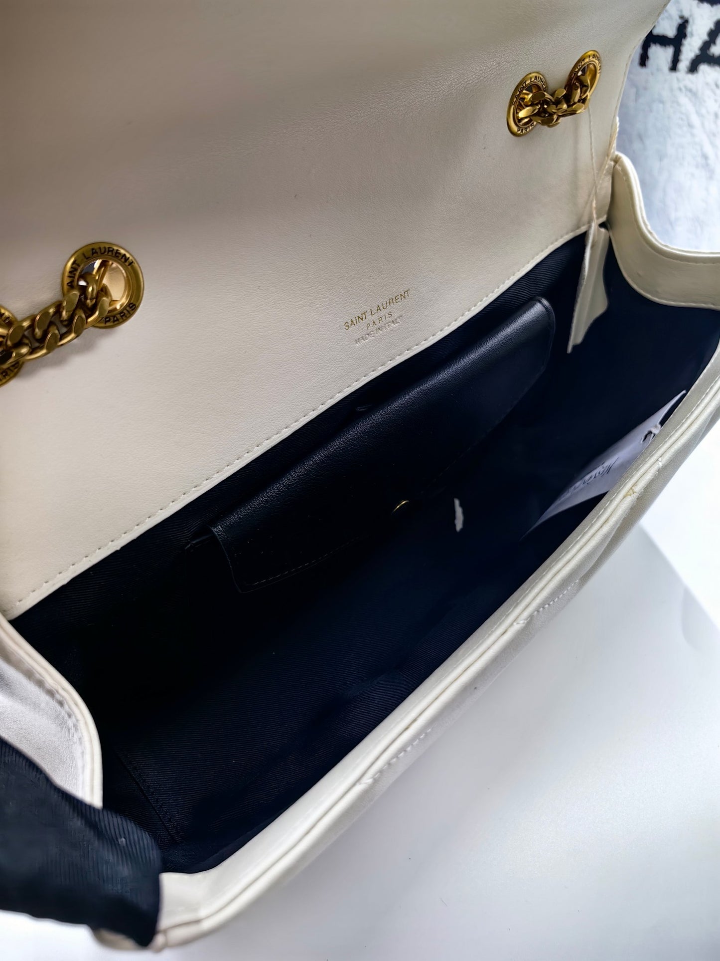 165NSL108BDE Stylish leather bag