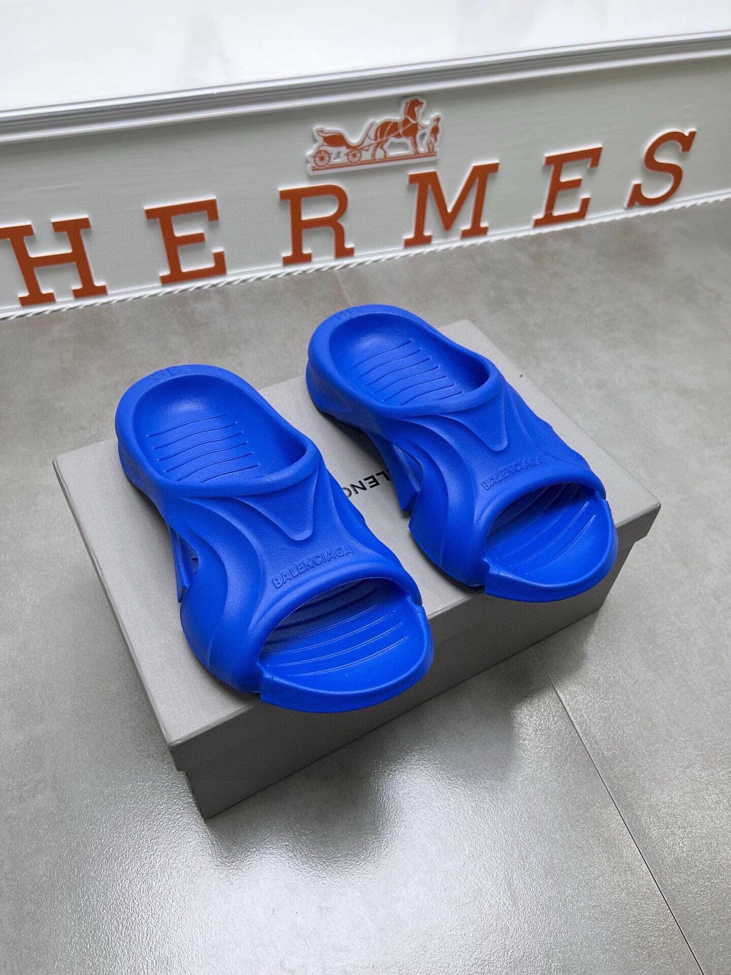 54J40ZDE Stylish slippers