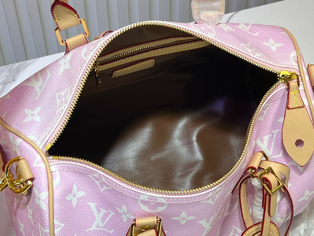 155XE16BDE Stylish leather bag