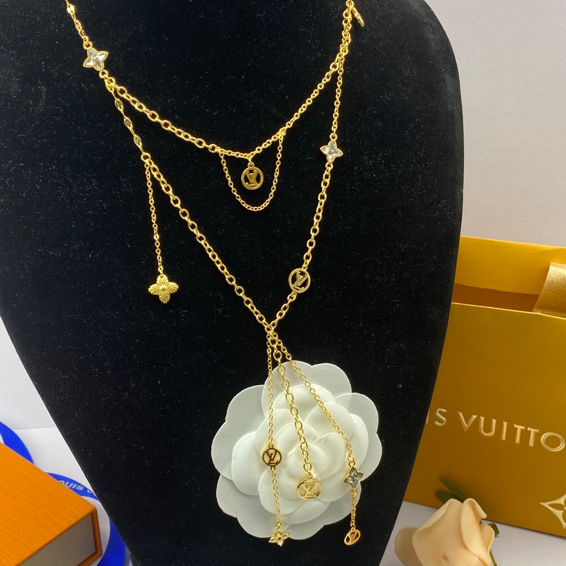 1NE186XDE Stylish Necklaces