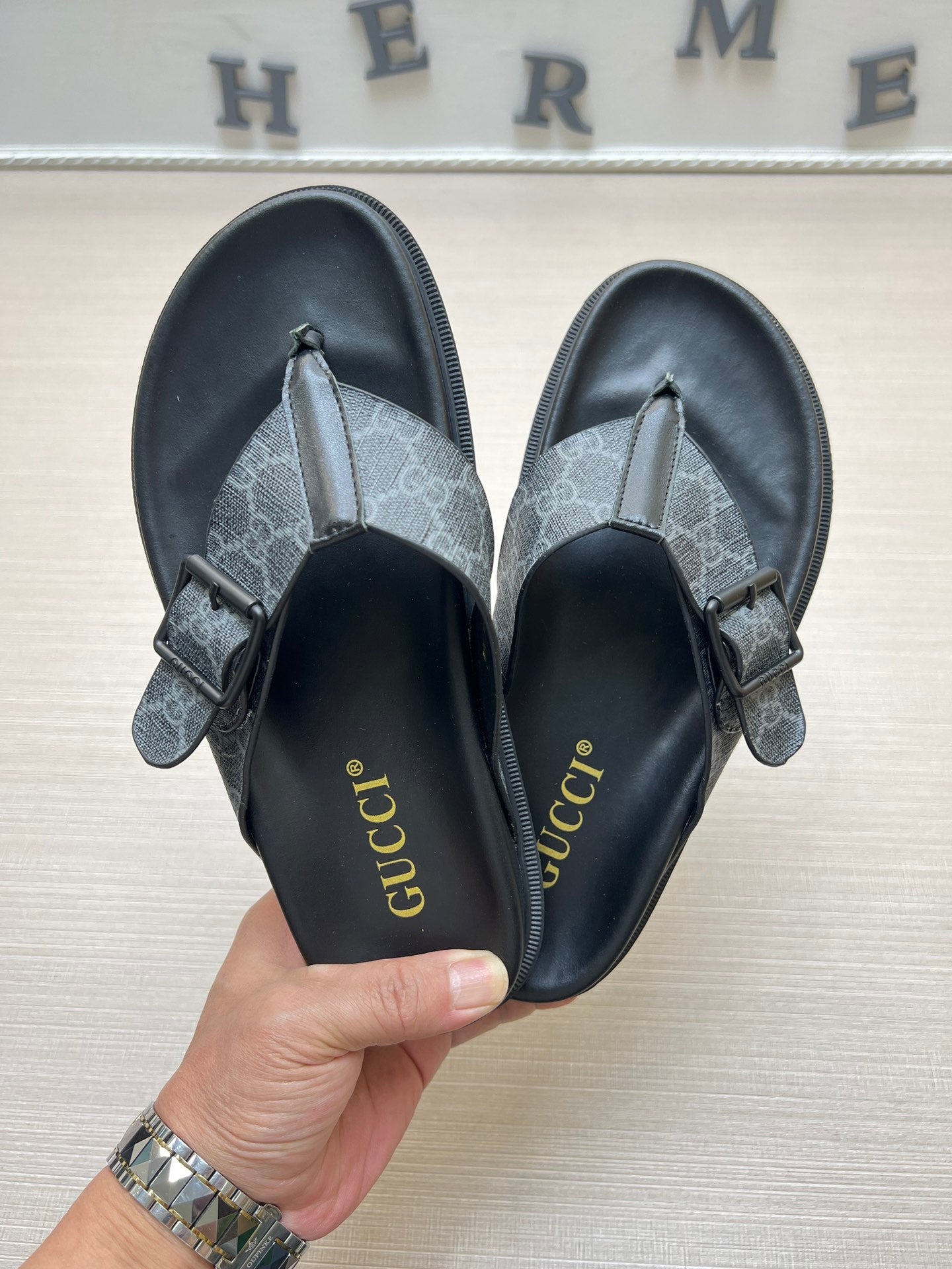 54B92ZDE Stylish slippers