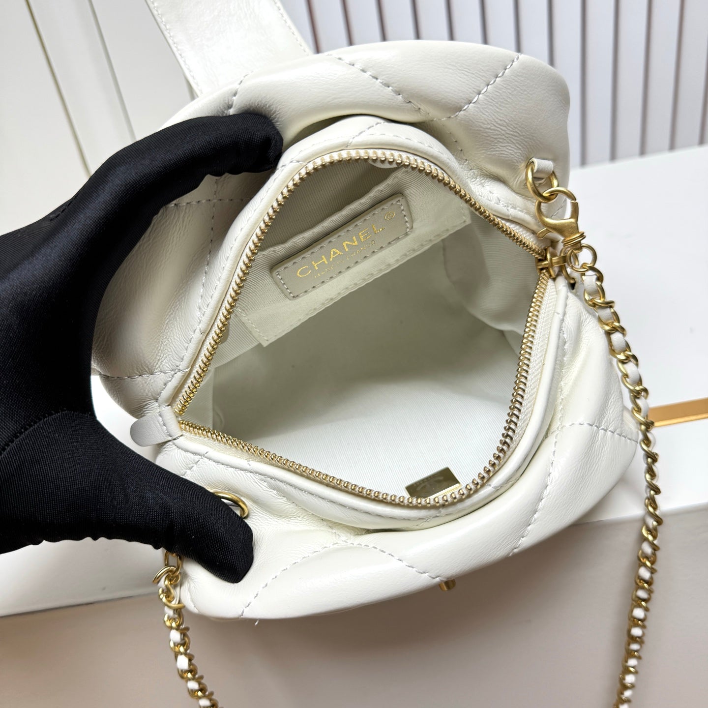 15RC49BDE Stylish leather bag