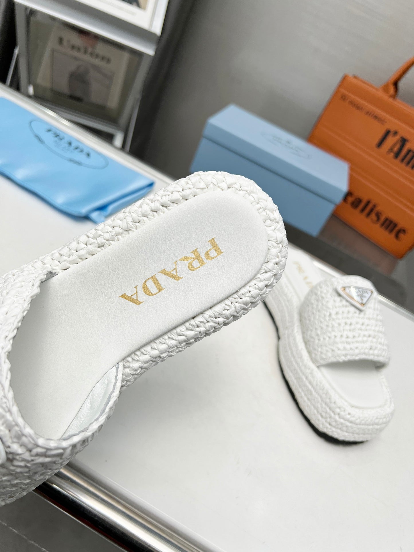 14PD27ZDE Stylish slippers