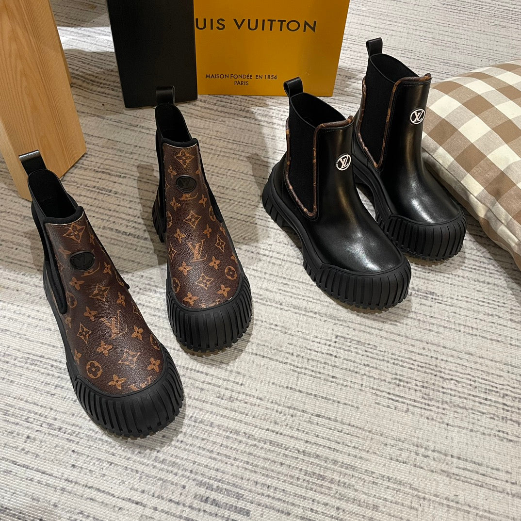 1JE8ZDE Stylish leather boots
