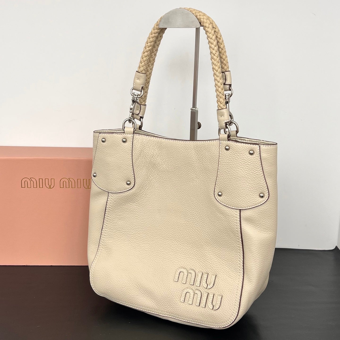 15RA3BDE Stylish leather bag