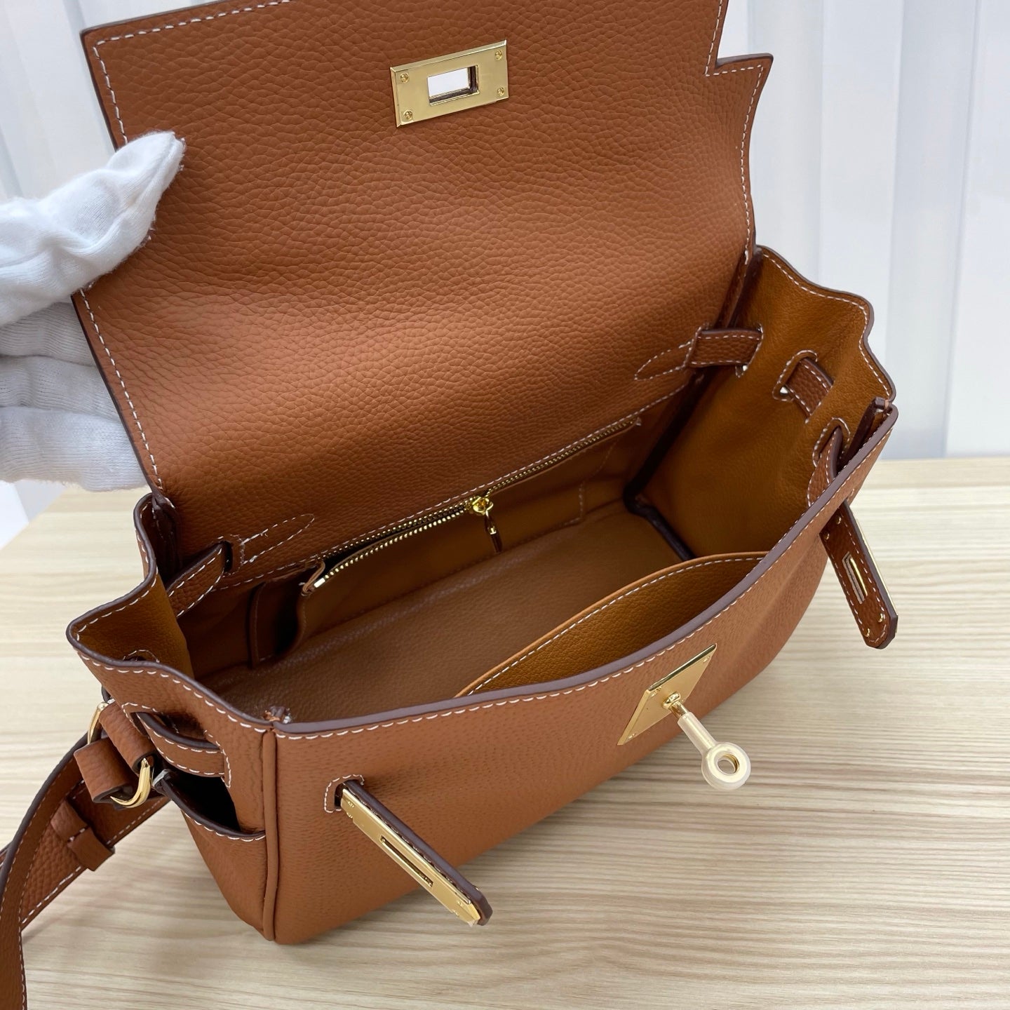 15RH4BDE Stylish leather bag