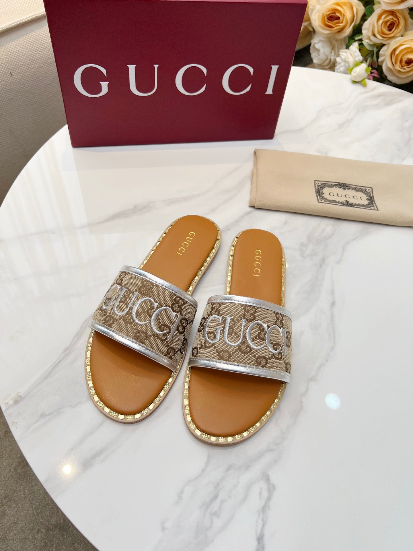 255QB29ZDE Stylish leather Slippers
