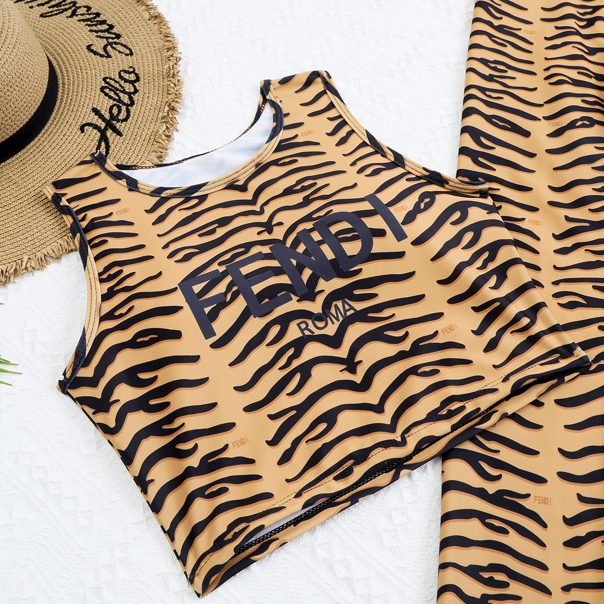 14F84YDE Stylish Long sleeve swimsuit