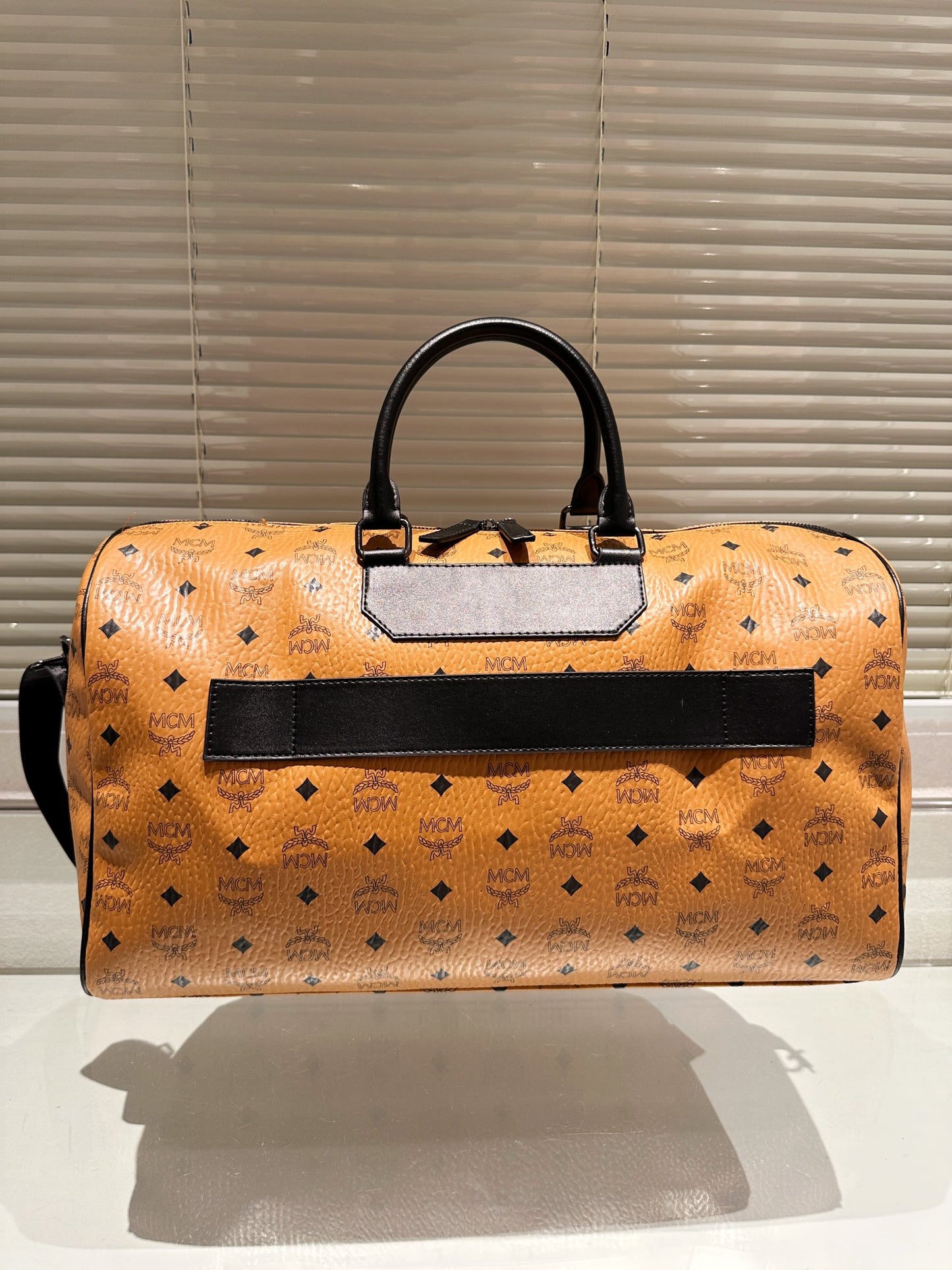 6XM198BDE Stylish leather bag