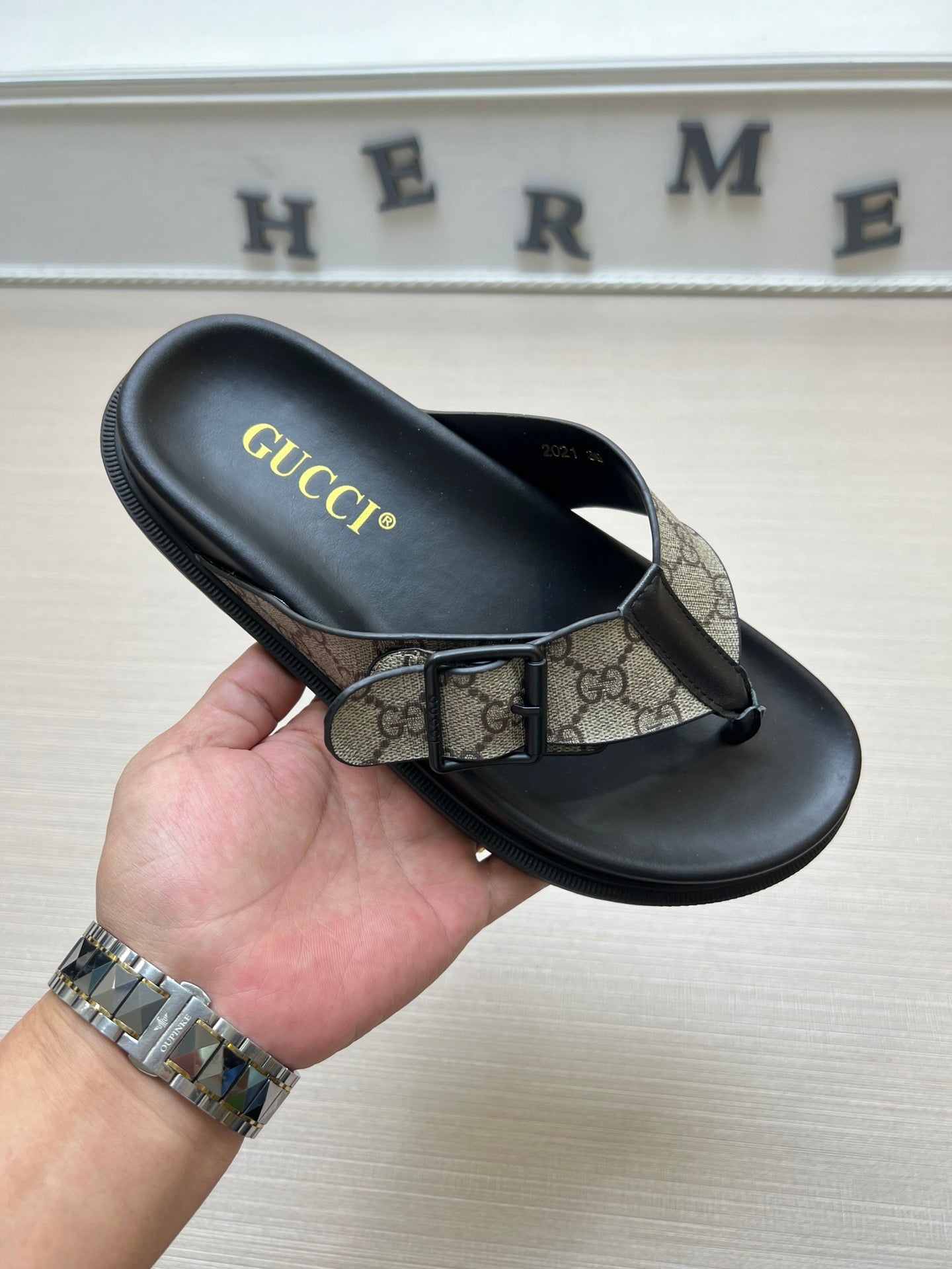 54B90ZDE Stylish slippers