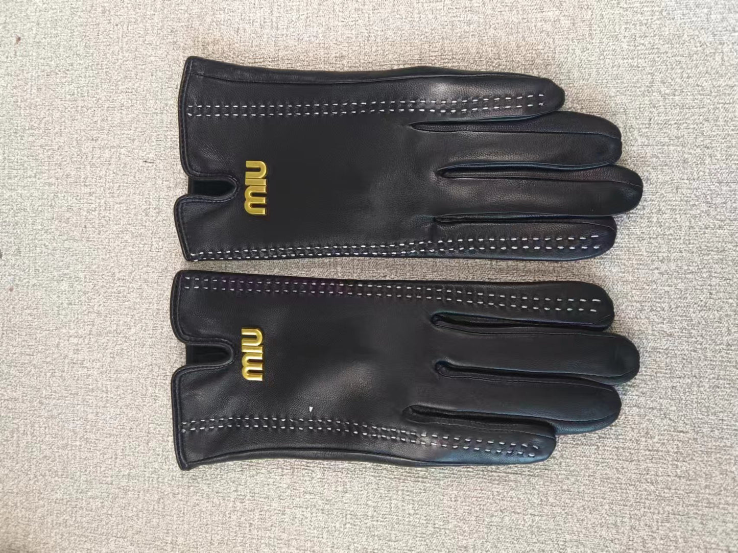 24A105SDE Stylish gloves