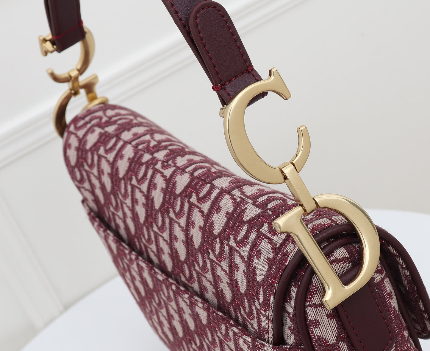 5D12BDE Stylish leather bag