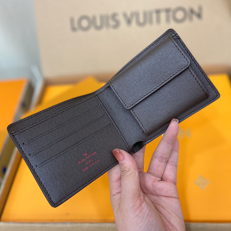 3E06BDE Stylish leather wallets