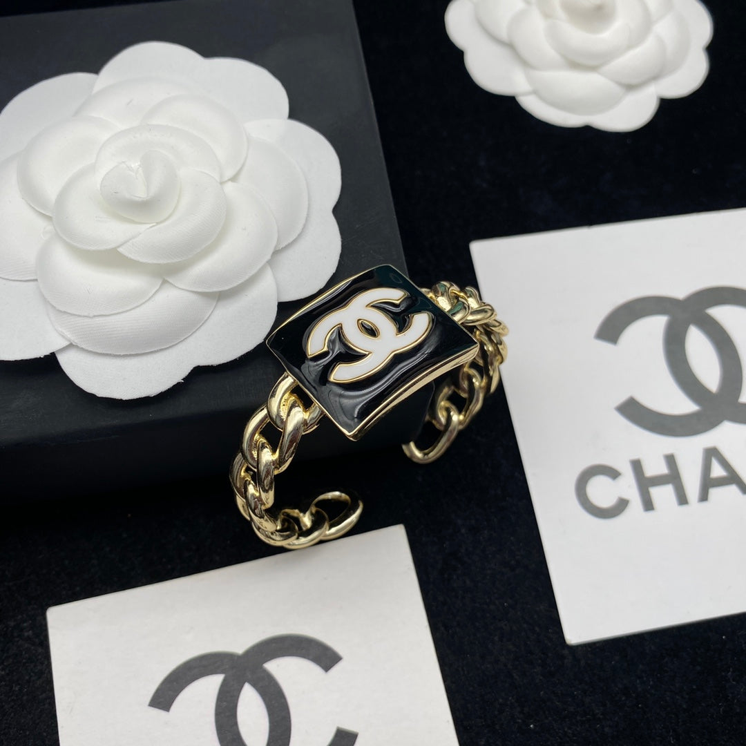1XC567KDE Stylish bracelet