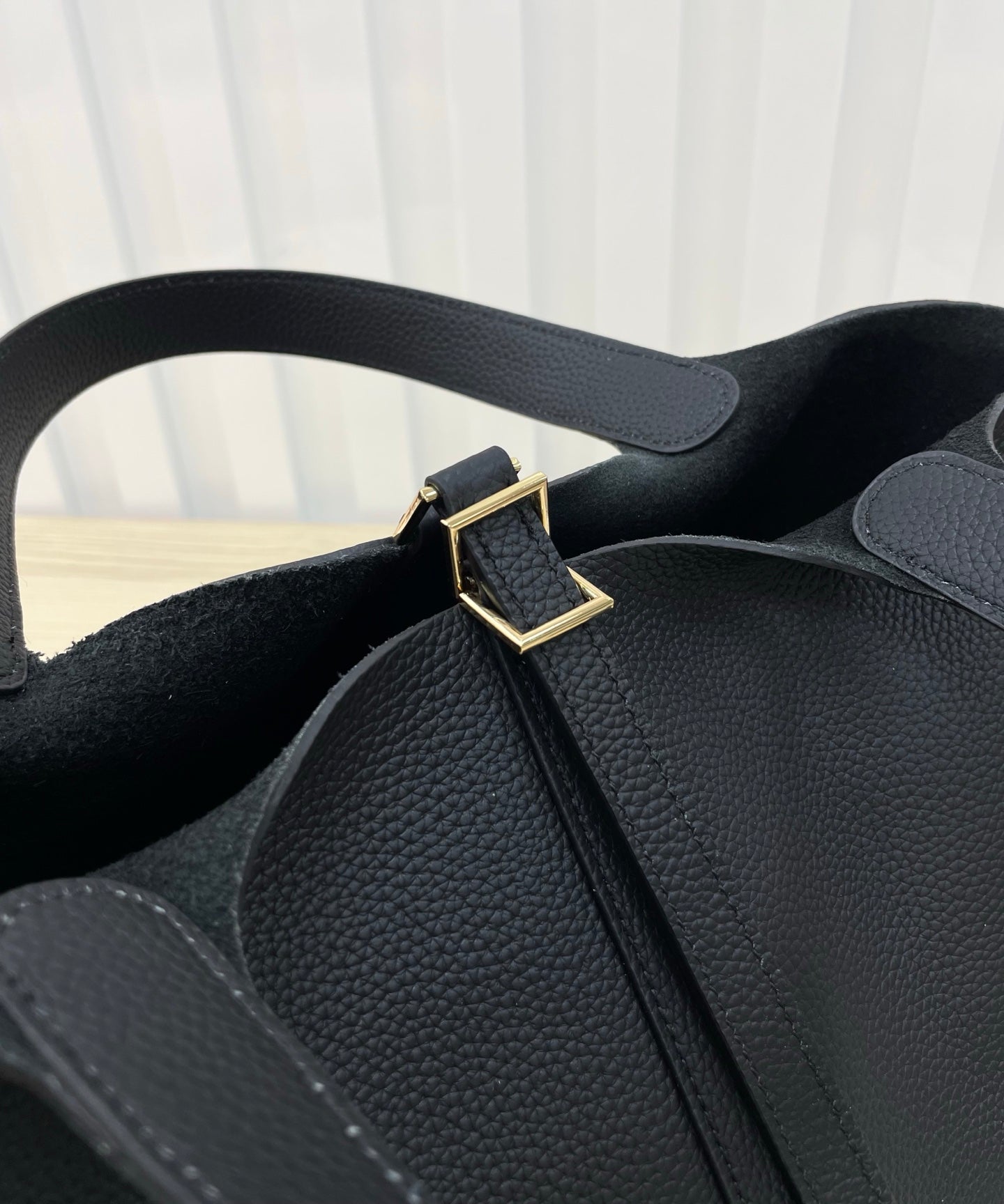 15RH5BDE Stylish leather bag