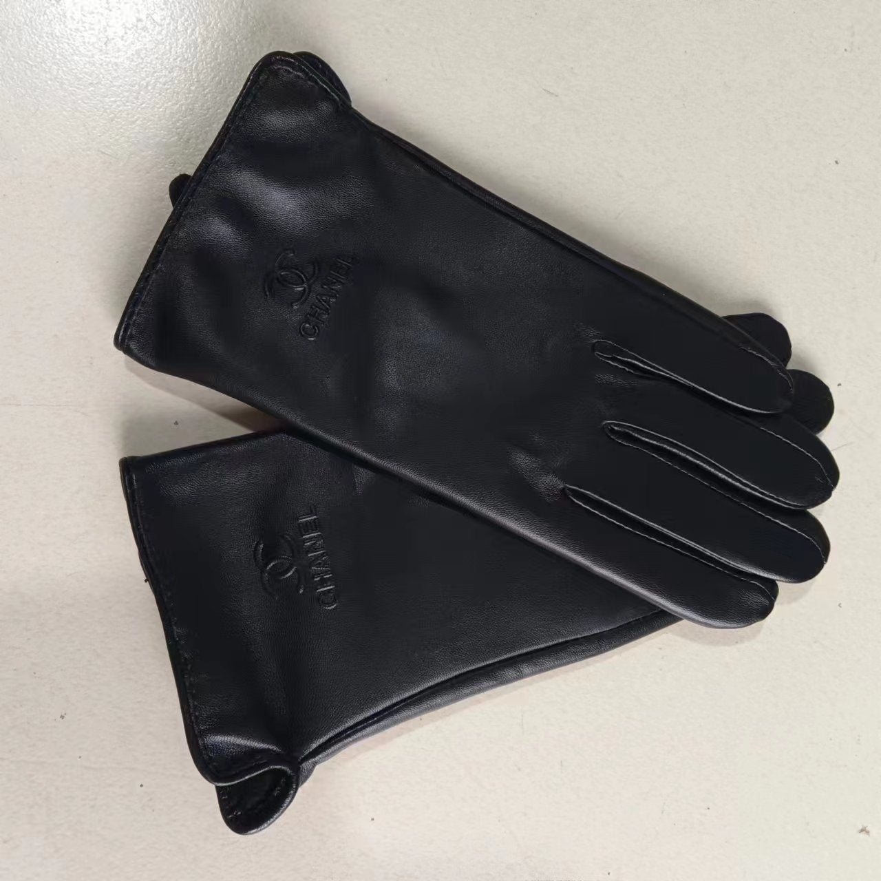 24C88SDE Stylish gloves