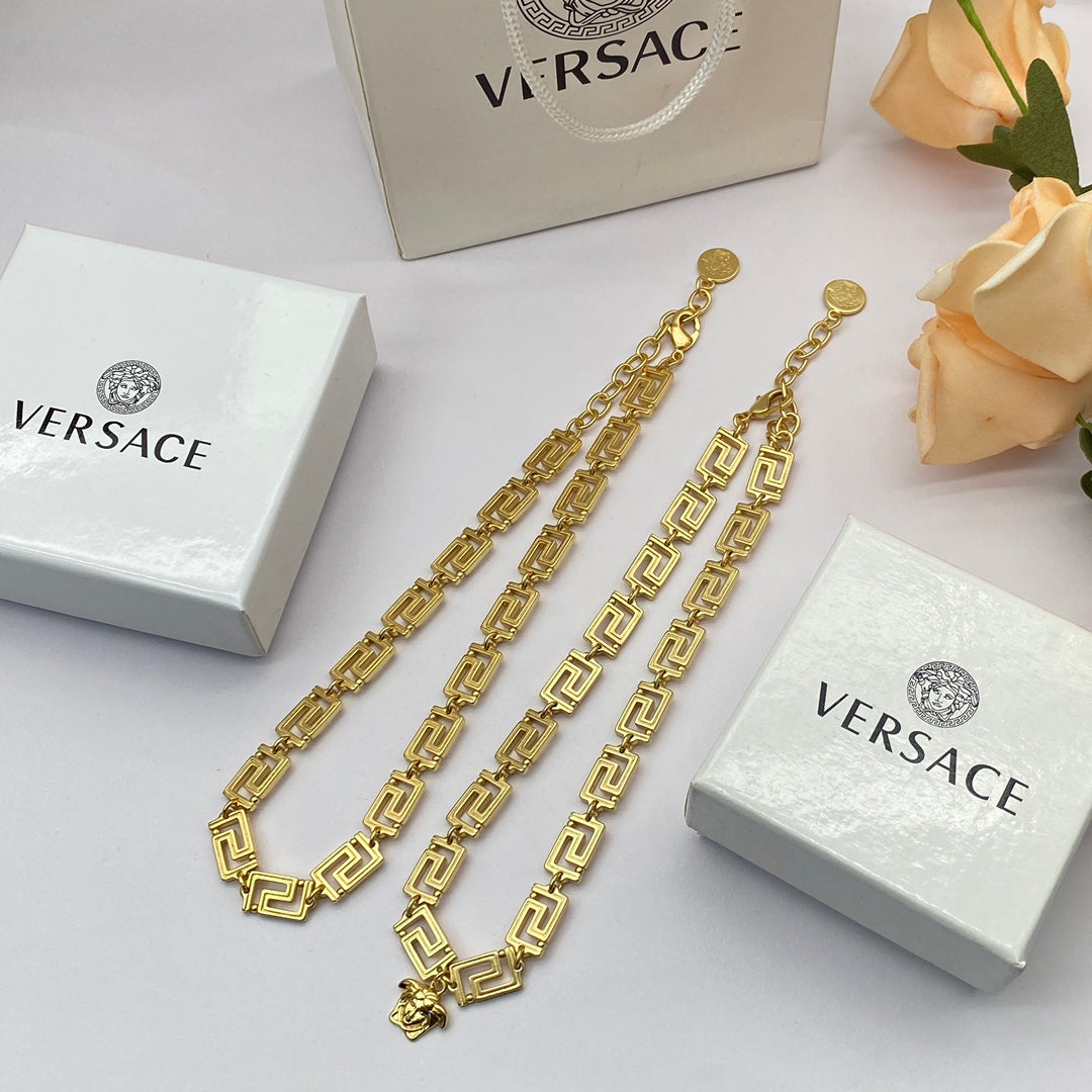 175RV73XDE Stylish Necklace