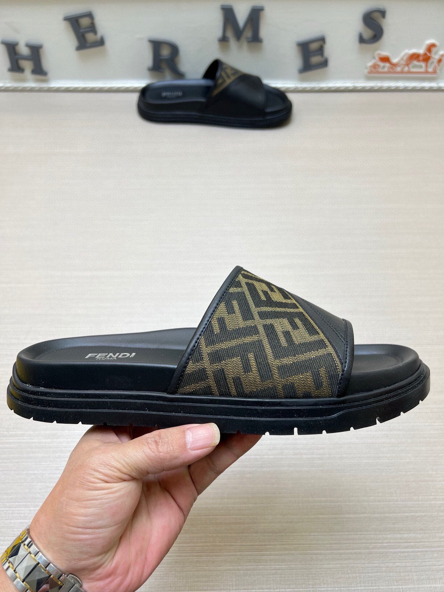 5LF223ZDE Stylish Slippers