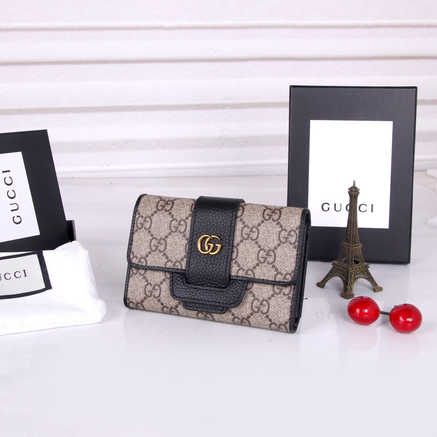 155NB52BDE Stylish leather bag