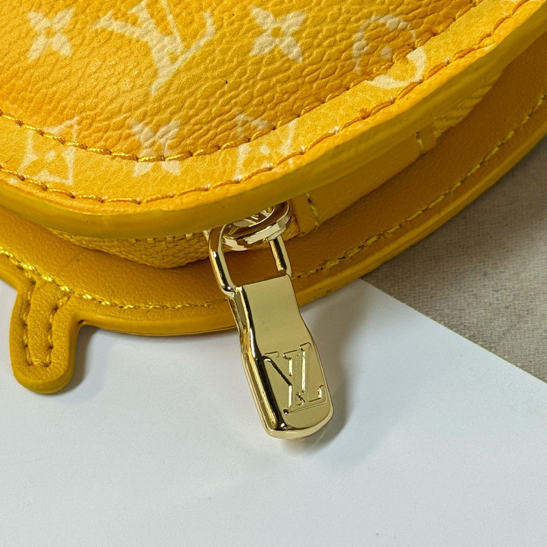 14E26ADE Stylish key closure