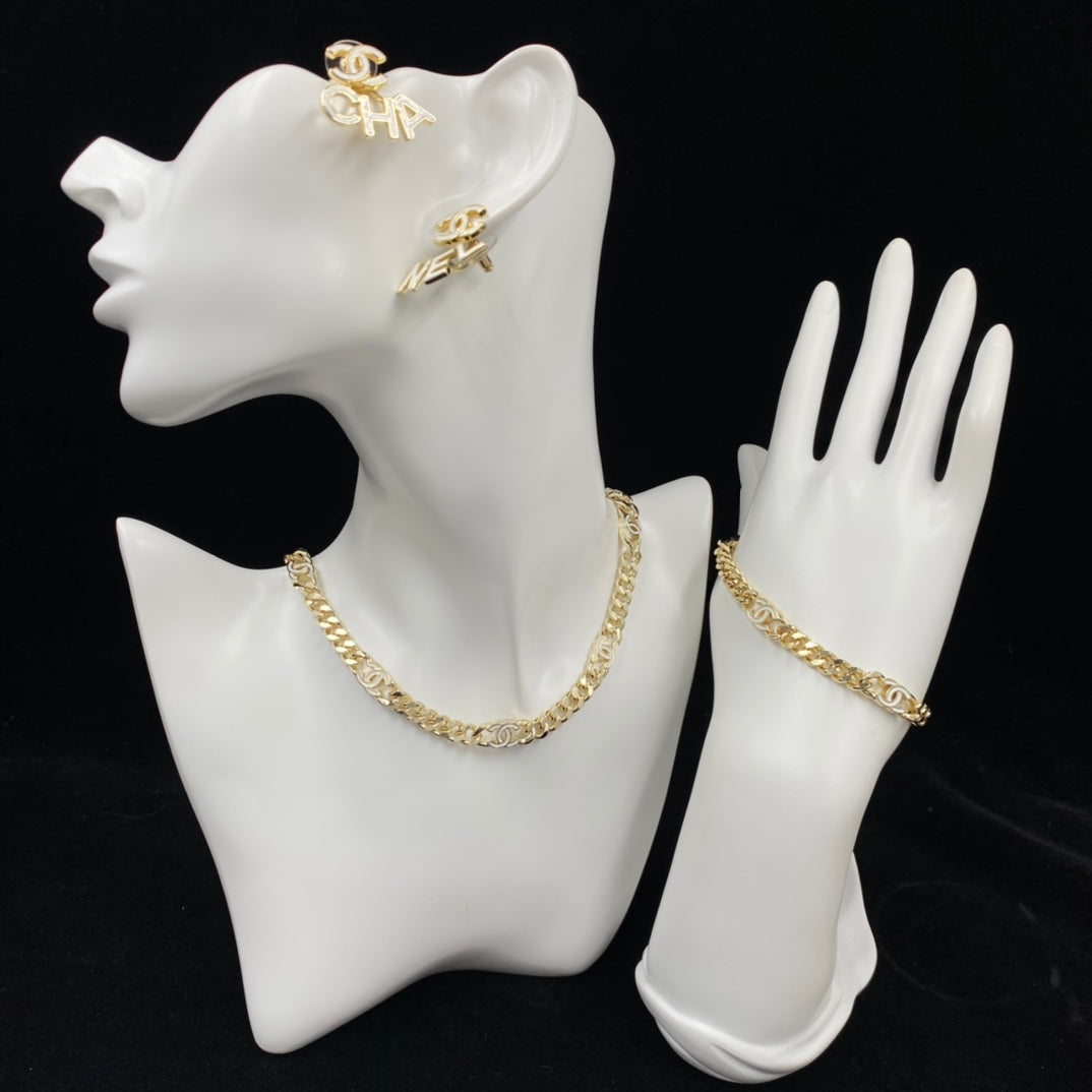 14E571XDE Stylish Earrings Bracelets Necklaces