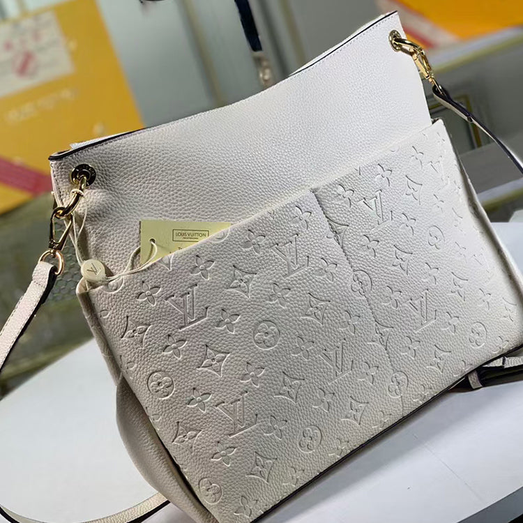 2E70BDE Stylish leather bag