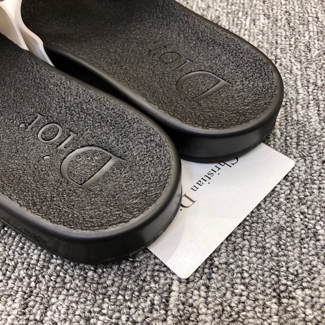 54D51ZDE Stylish slippers