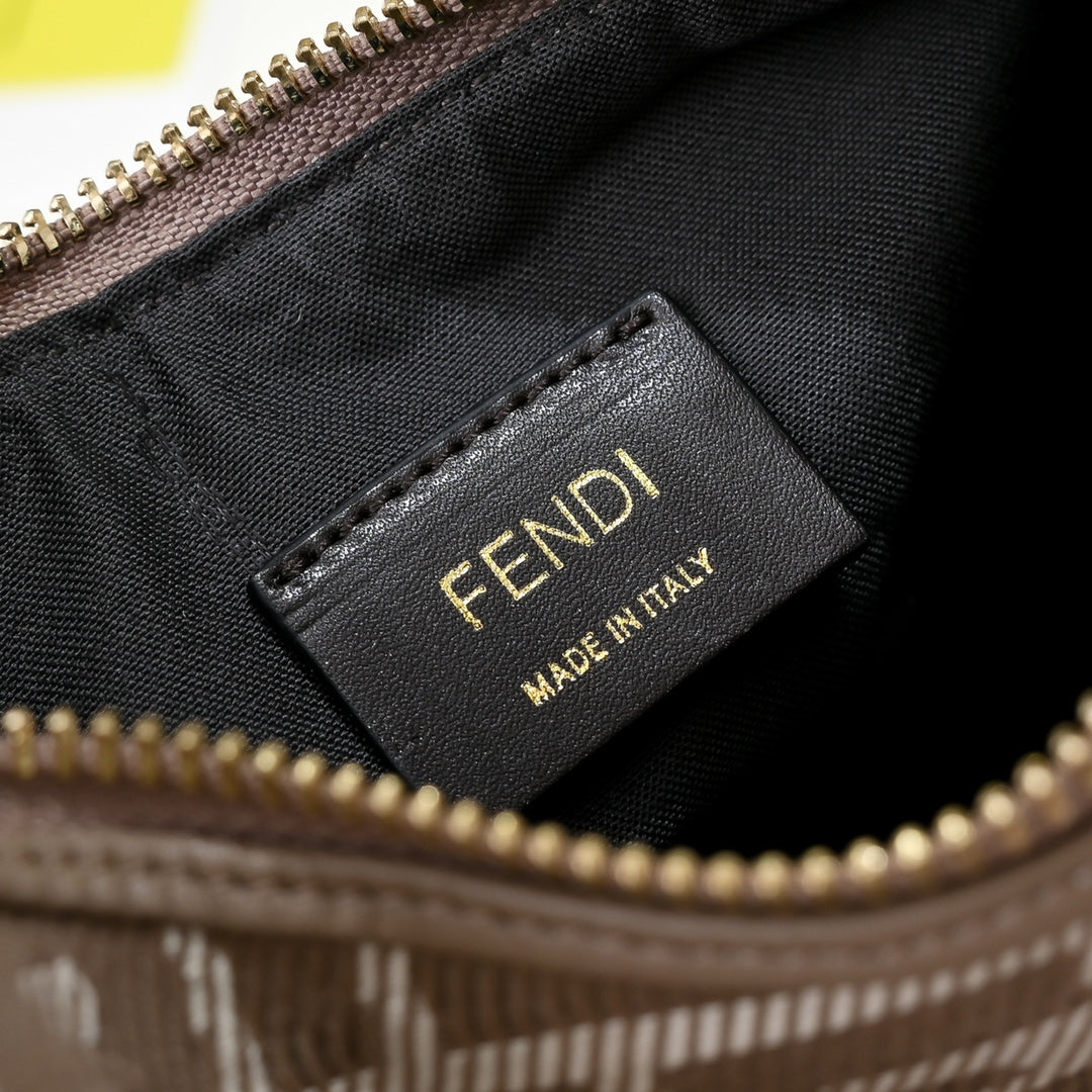 15RF8BDE Stylish leather bag