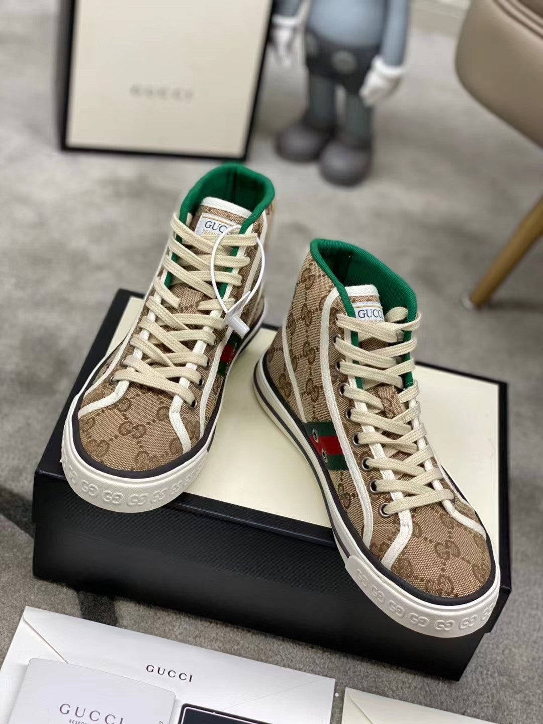 2YB47ZDE Stylish shoes