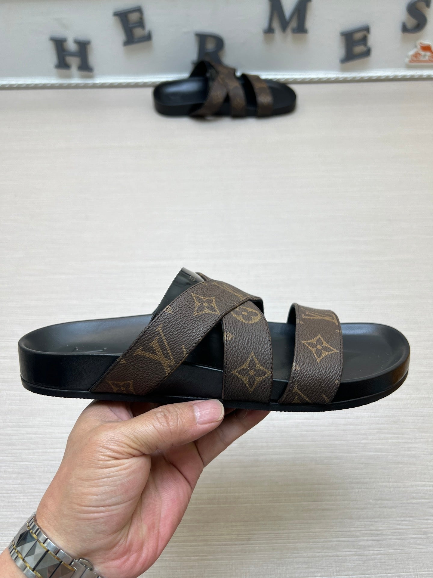 54E89ZDE Stylish slippers