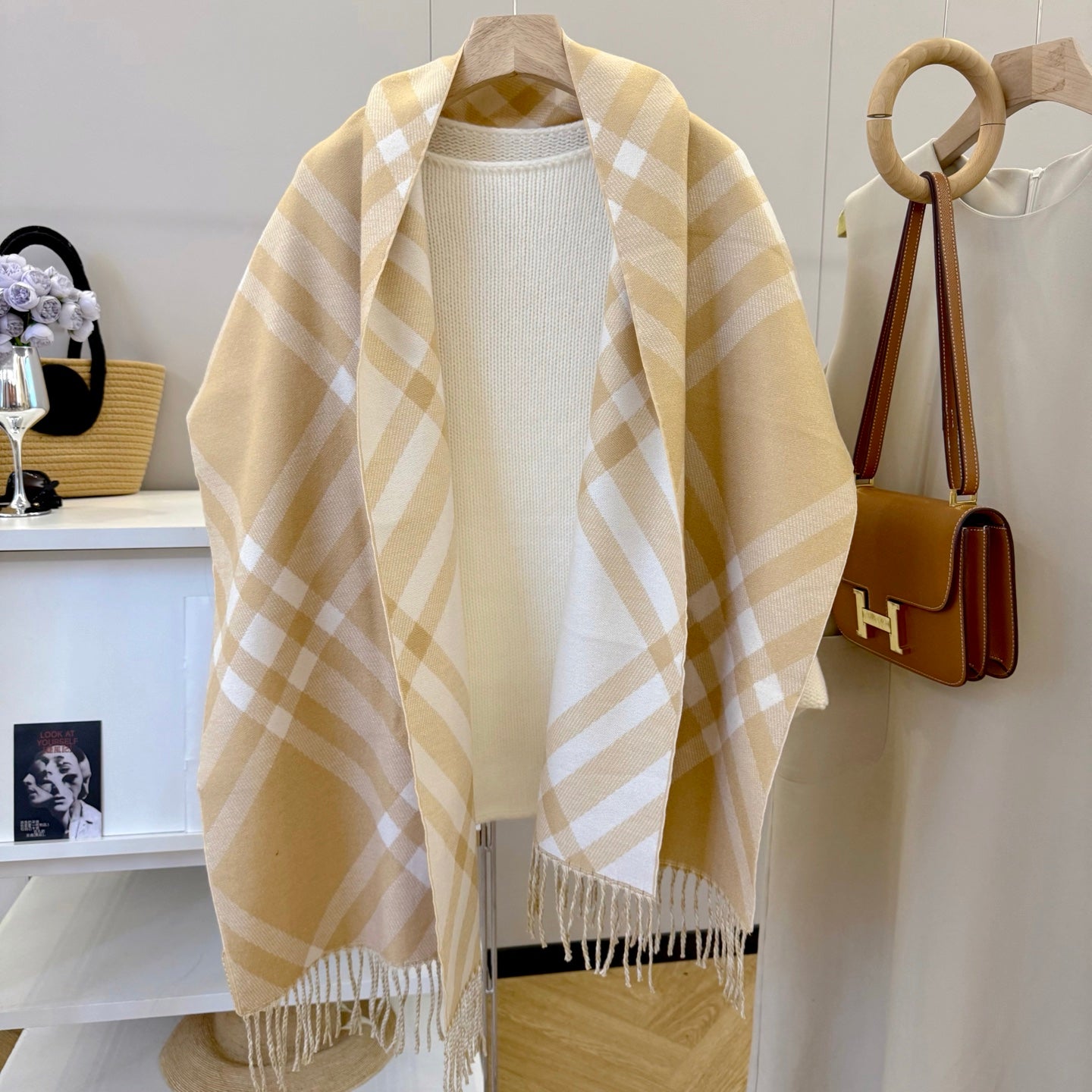 185ZR32WDE Stylish Winter Scarves