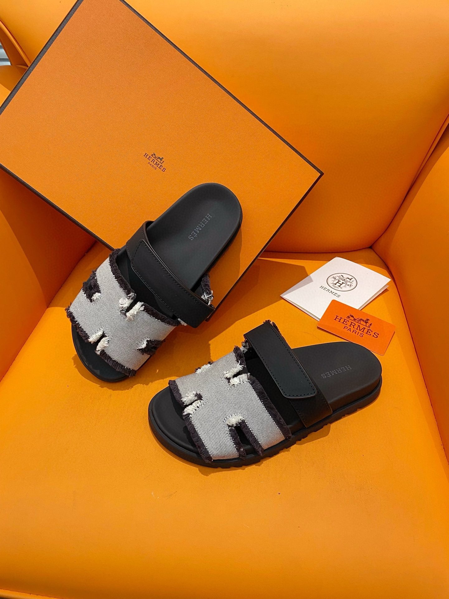 14H1ZDE Stylish sandals