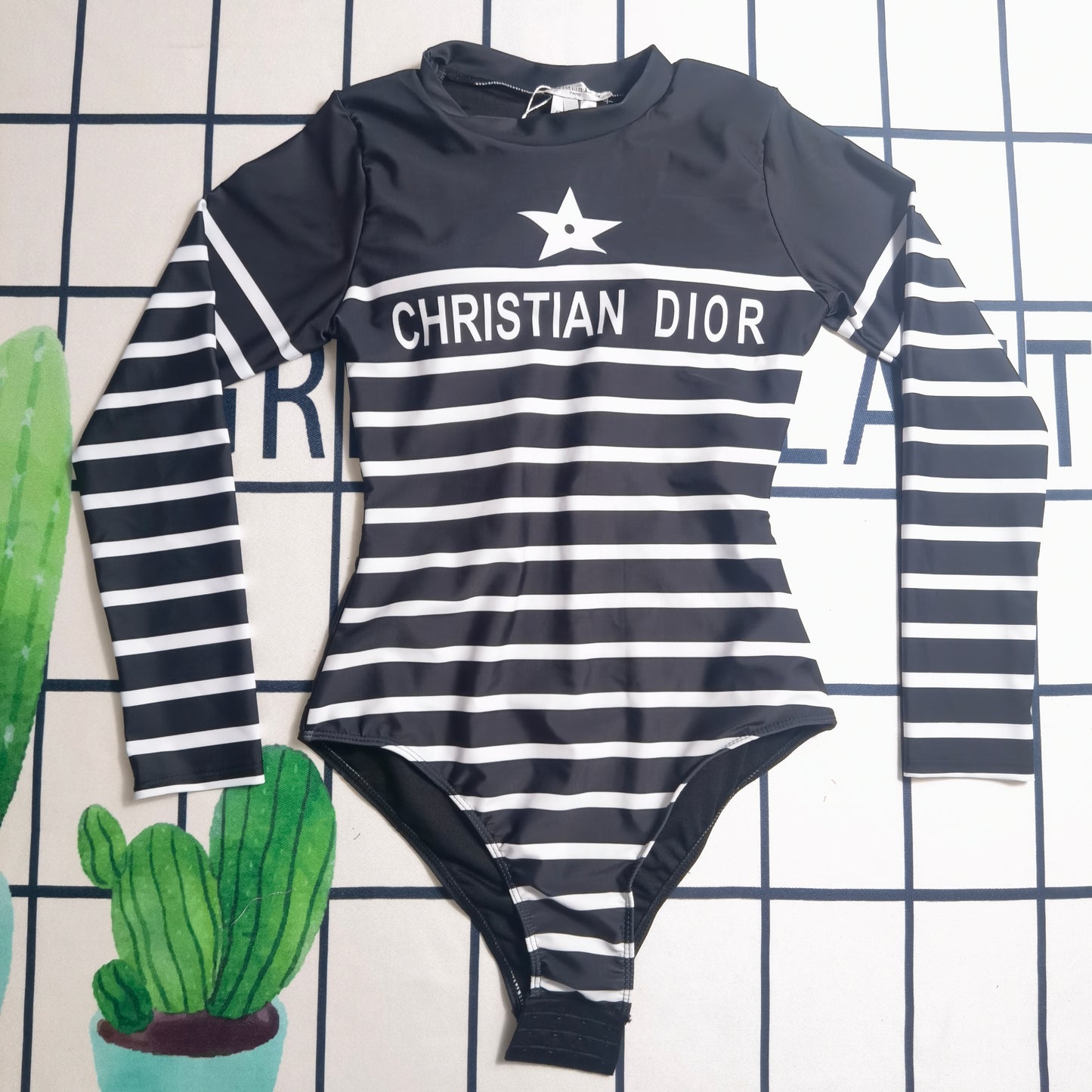 14D3YDE Stylish Long sleeve swimsuit