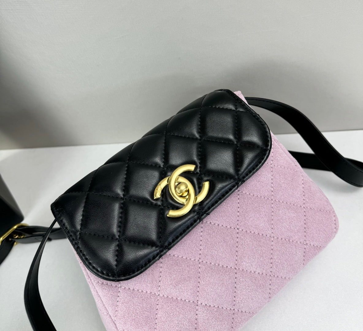15RC62BDE Stylish leather bag