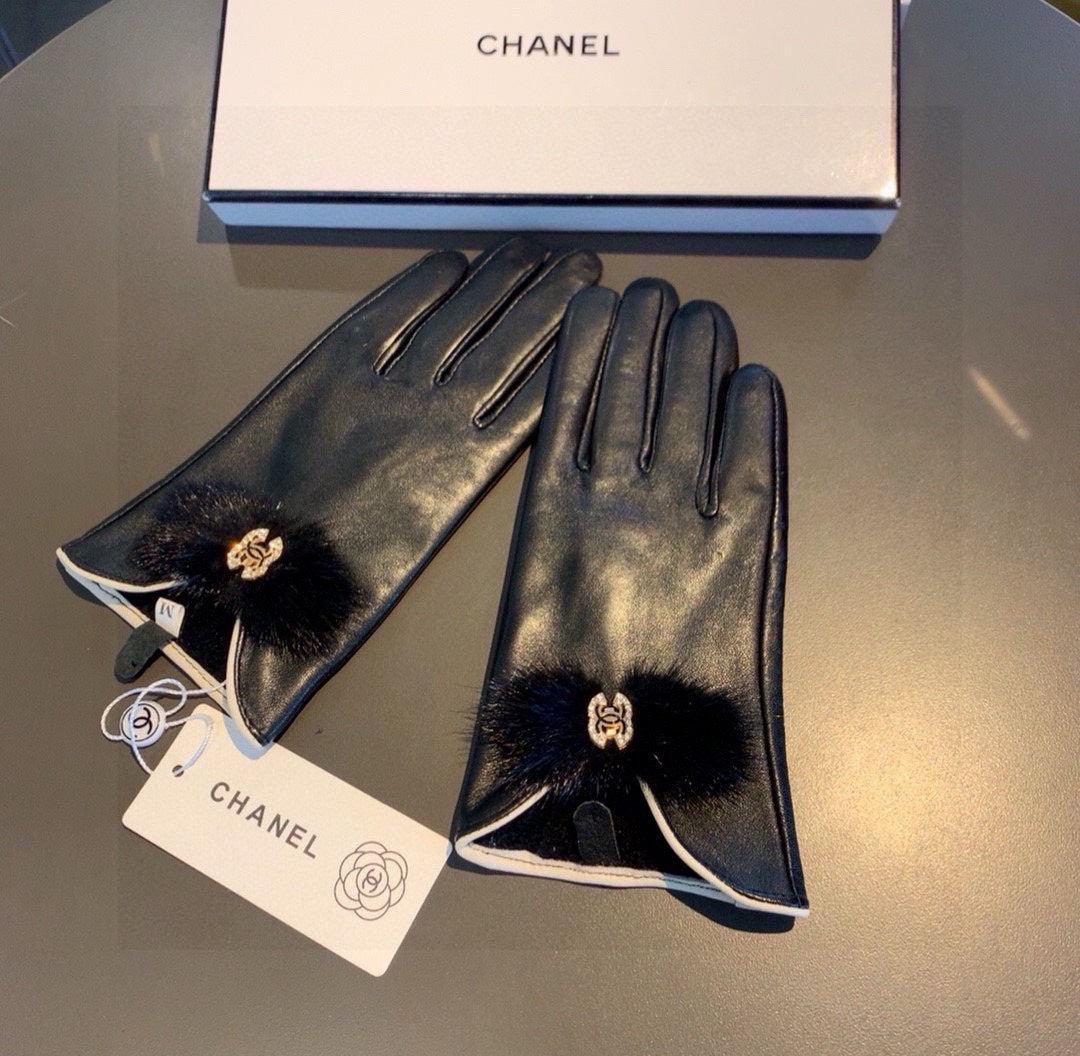 14C15SDE Stylish sheepskin gloves
