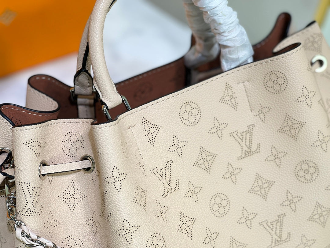 15XE13BDE Stylish leather bag)