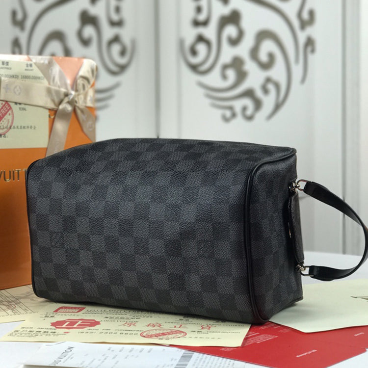 1E870BDE Stylish leather bag
