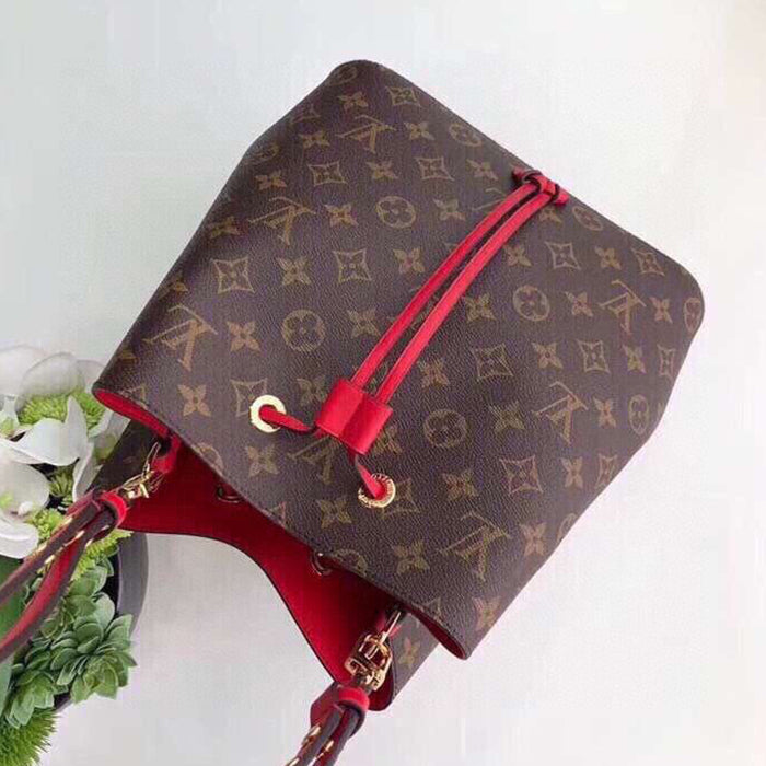 3E81BDE Stylish leather bag