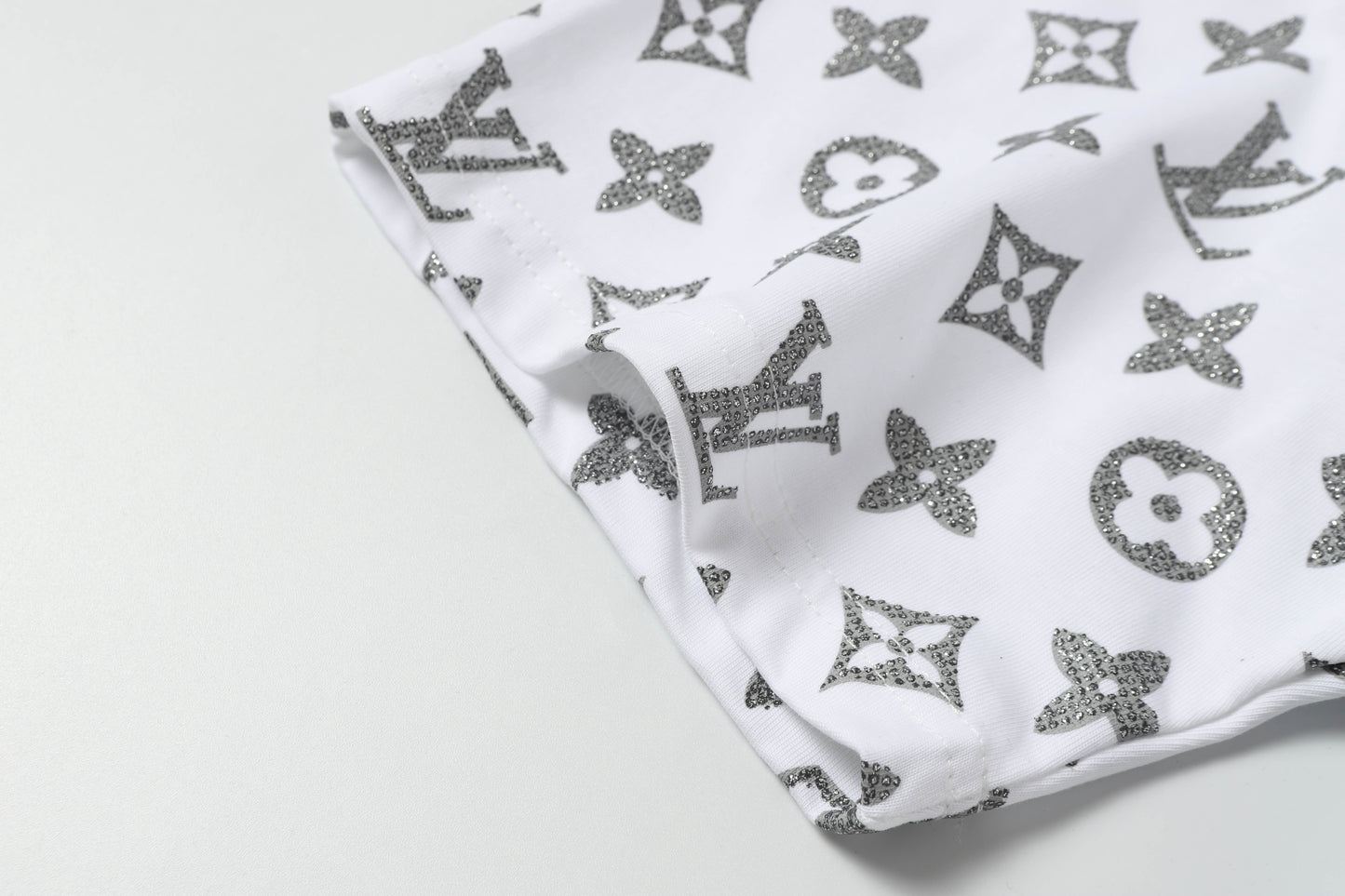 145RE152UDE Stylish T-shirt