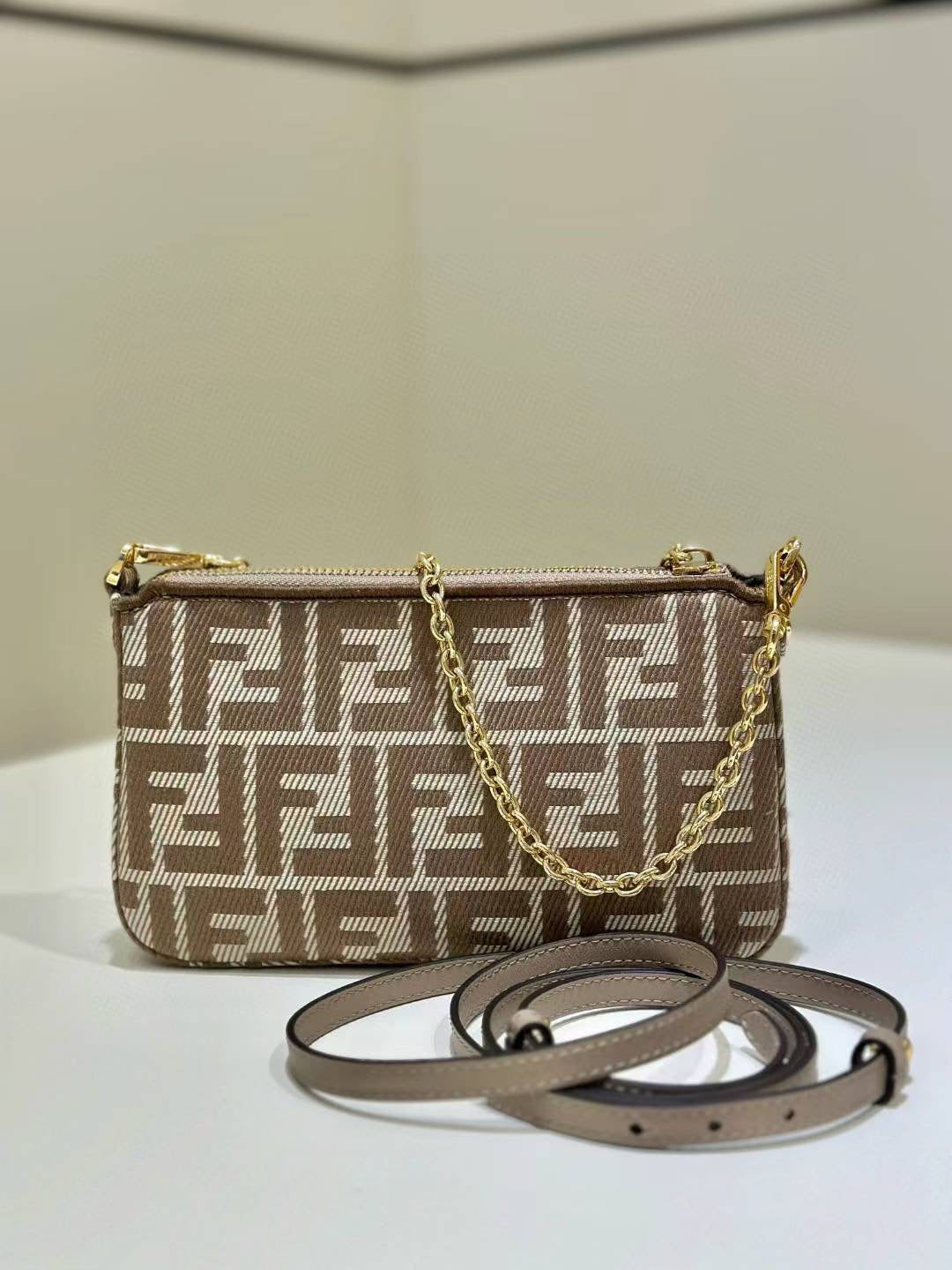 15RF9BDE Stylish bag