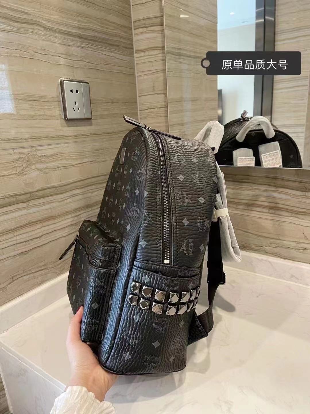 2XM332BDE Stylish leather bag
