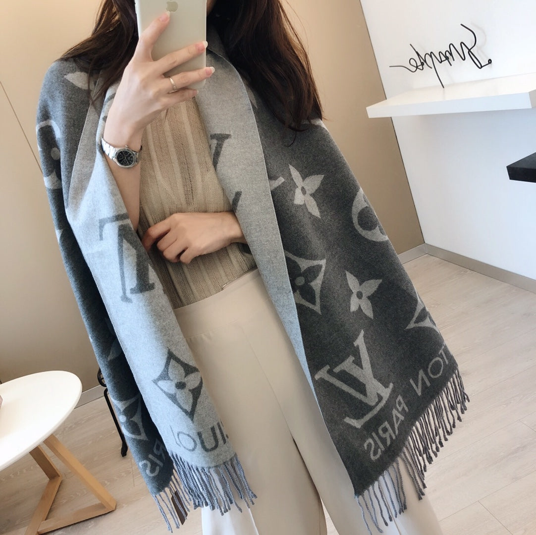 175RE48WDE Stylish Winter Scarves