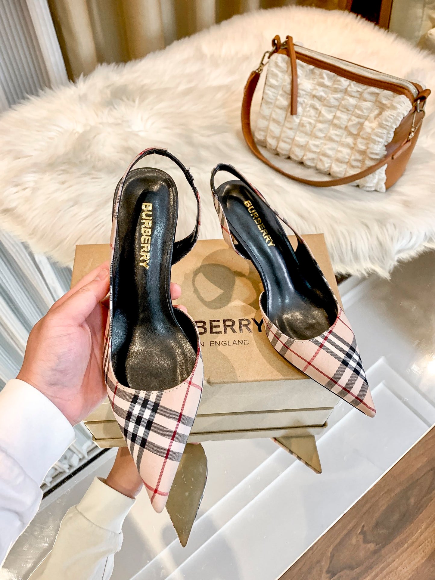 1WR261ZDE Stylish High heels