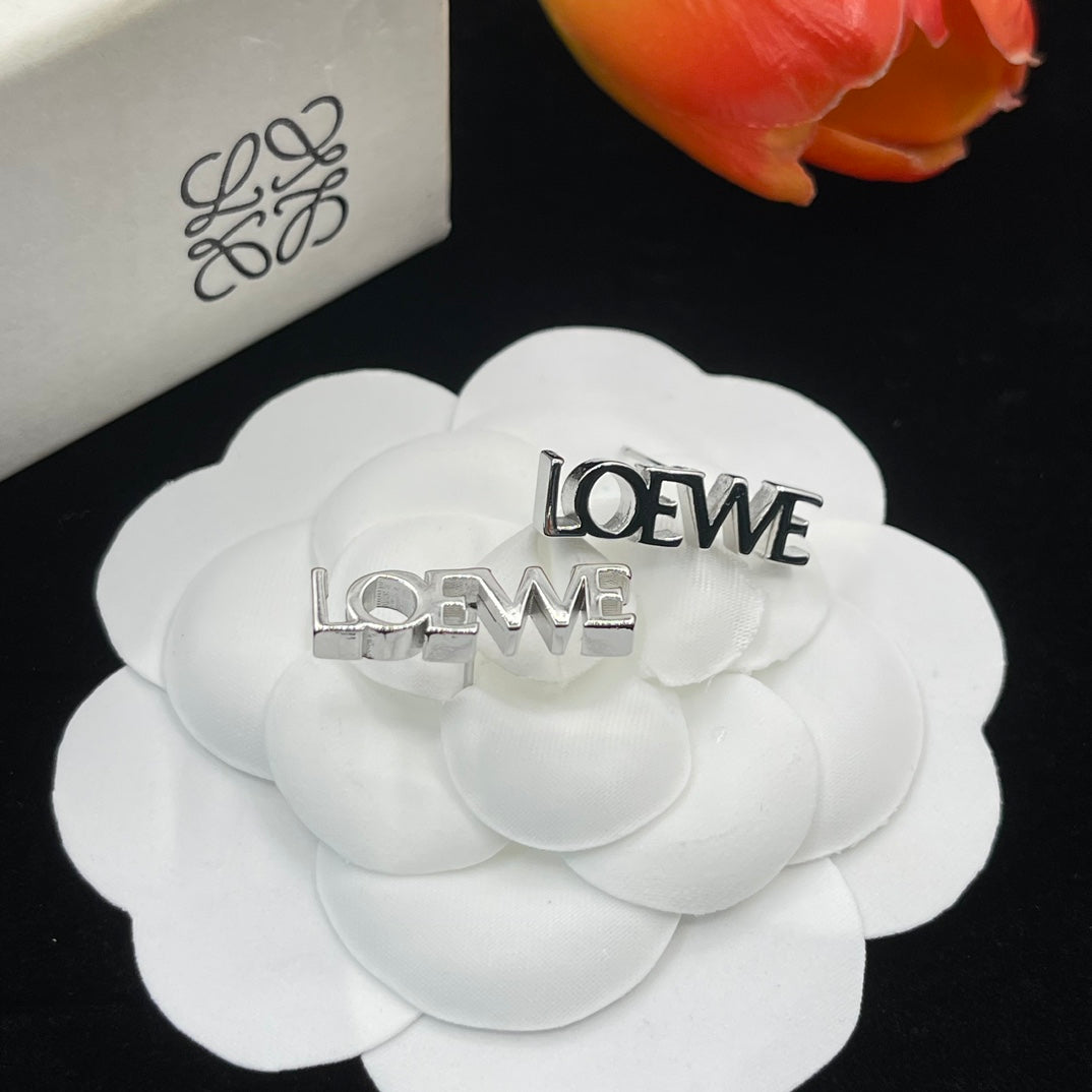 14A754EDE Stylish Earrings