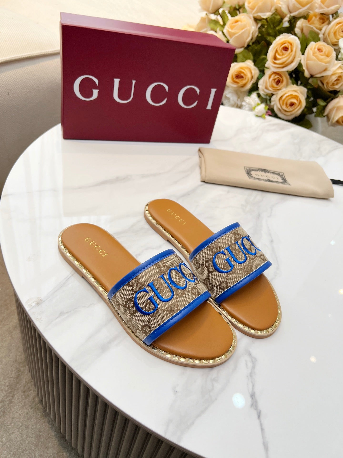255QB29ZDE Stylish leather Slippers