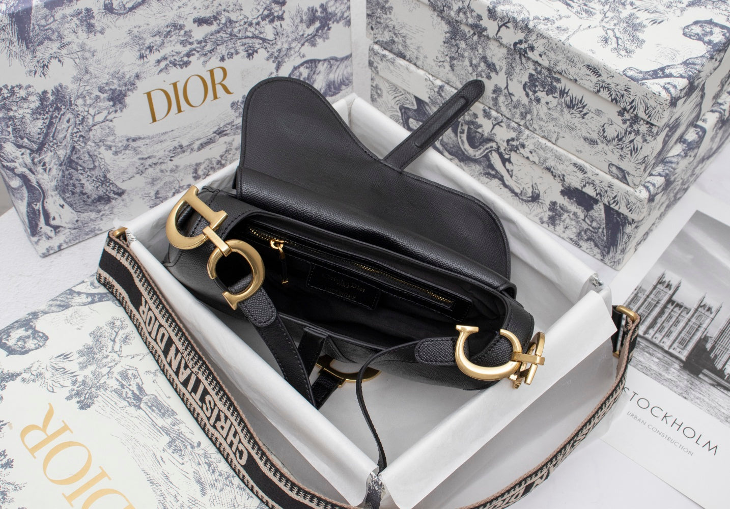 5D11BDE Stylish leather bag