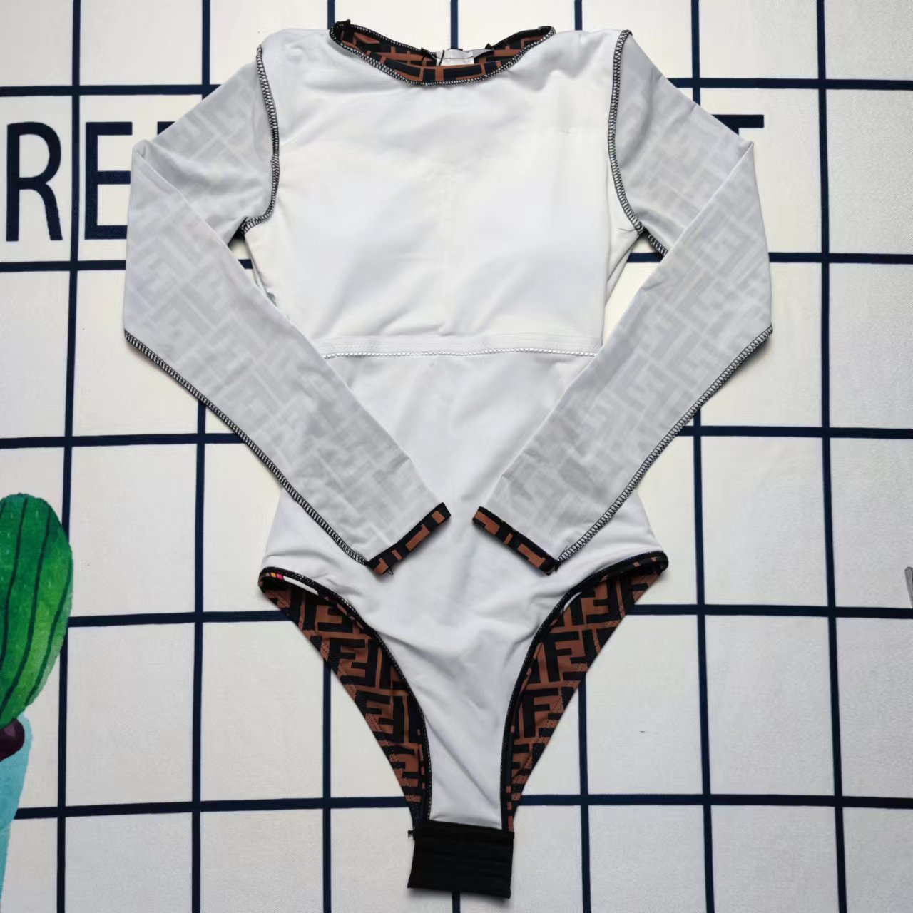 14F24YDE Stylish Long sleeve swimsuit